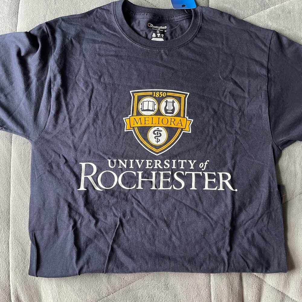 u of r t-shirt new
